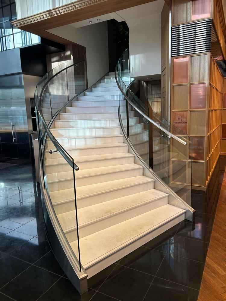 一階披露宴会場への階段