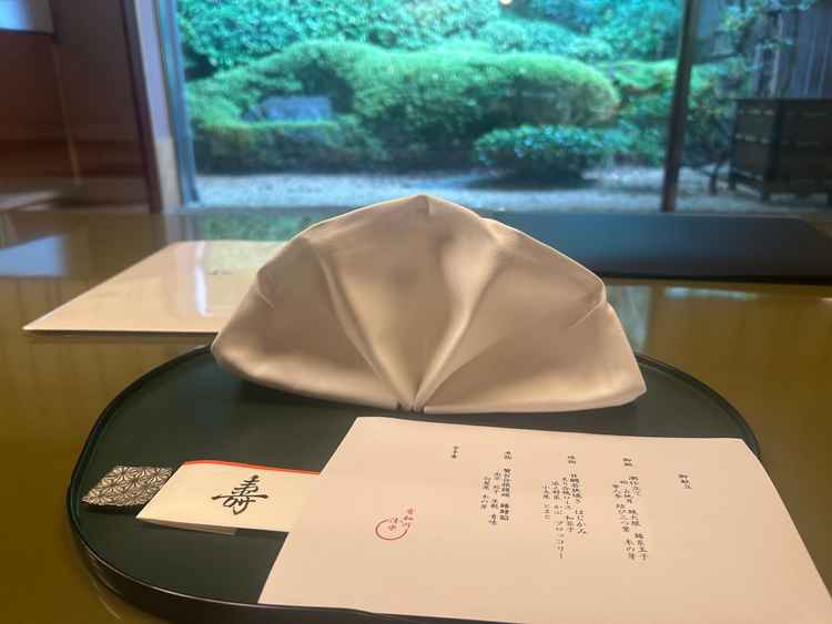 試食会は4品実際の食事をいただくことができ、食器などもこだわっていて素晴らしかったです。