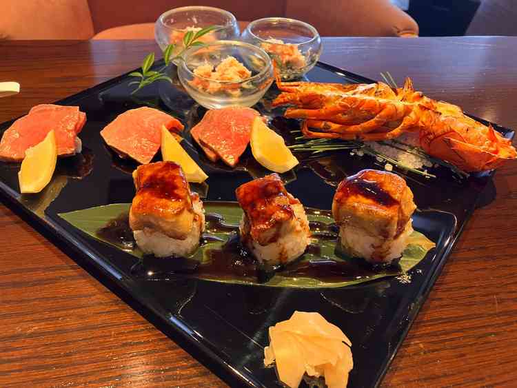 試食会のメイン料理です。豪華な食材がふんだんに使われており、とても美味しかったです。