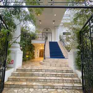 青いカーペットが珍しく、外観の雰囲気が本当に素敵でした。