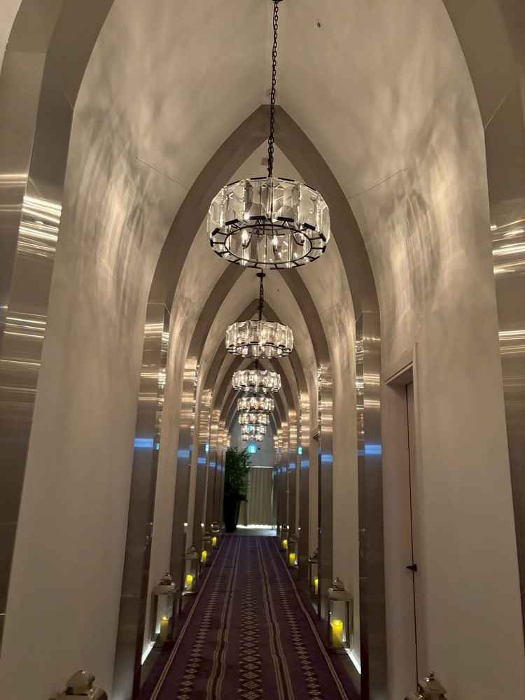 チャペル前の廊下です。圧巻でした