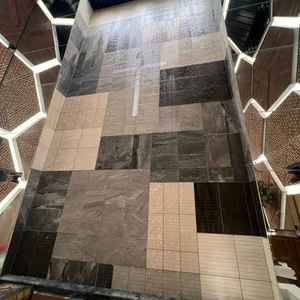 チャペルその②　THE WAREHOUSE(多岐になっており水が流れています)