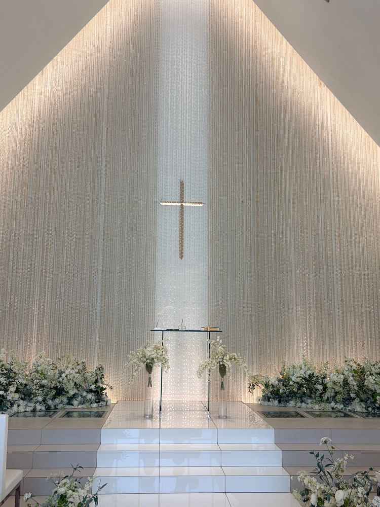 式場は天井が高くて開放感がありました。