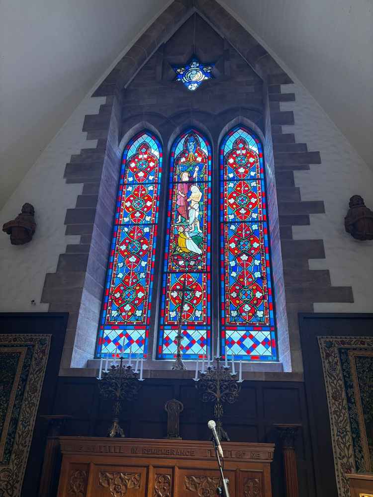 チャペルのステンドグラスが綺麗でした