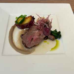 試食会の写真。ソースが何種類かあり、とても美味しかったです。