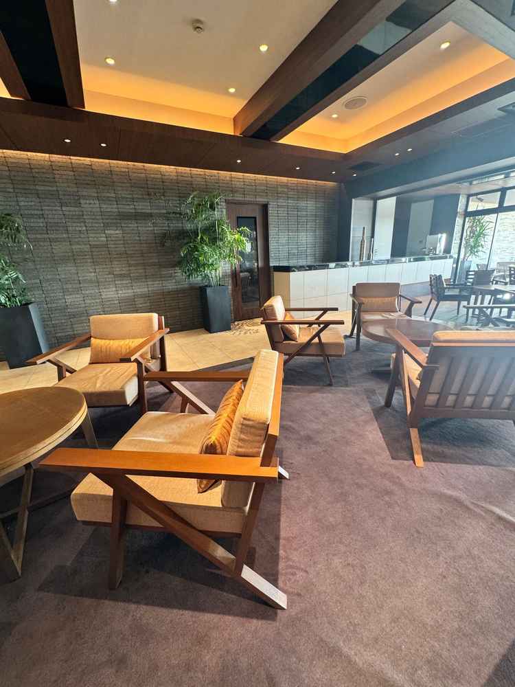 ゲスト向けのラウンジです。席までドリンクを持ってきていただけるそうです。