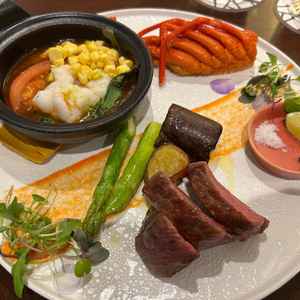 近江牛やカニのスープなど美味しい料理が盛り沢山でした。