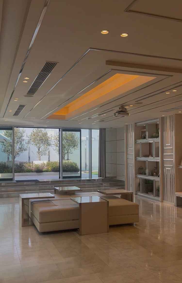 挙式までの待合室。ゲストとの距離が近いのと、そのまま（扉をでてすぐ）挙式会場に行けるのがよかったです