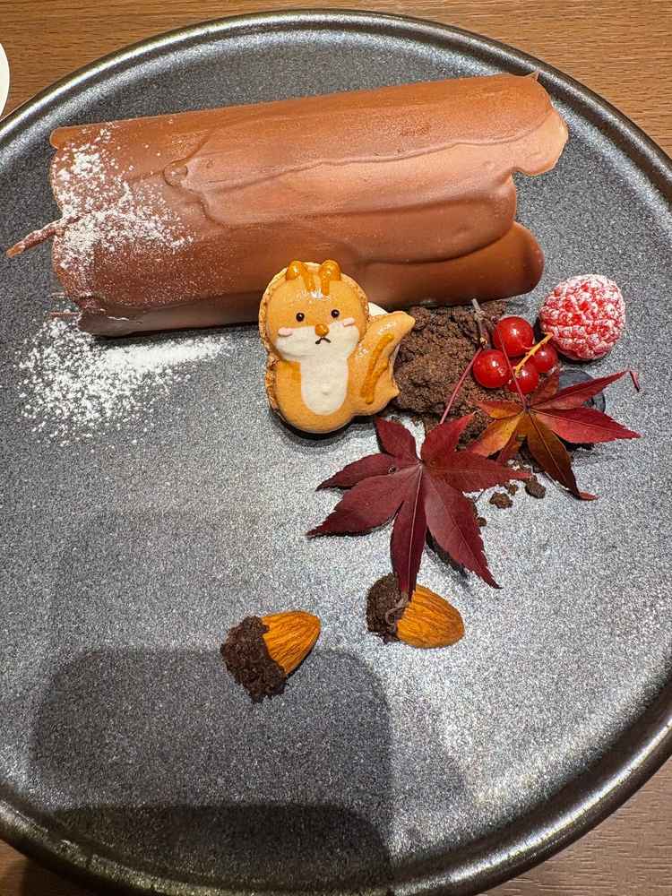 季節感のあるデザートでとてもかわいかったです。シェフと打ち合わせできるのも魅力的だと思いました。