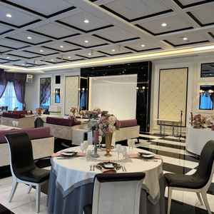 この披露宴会場で料理の試食をしました