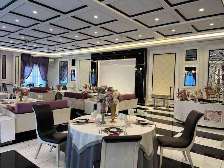 この披露宴会場で料理の試食をしました