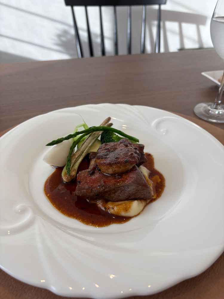 メインの肉料理