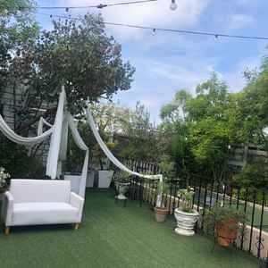 屋上のガーデンも緑が多く、当日晴れていればここで挙式もできるとのことで良いと感じた。