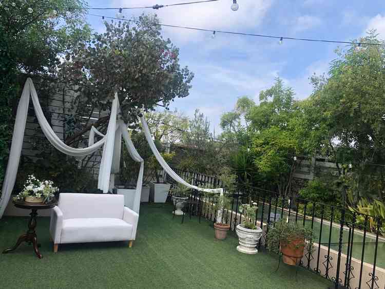 屋上のガーデンも緑が多く、当日晴れていればここで挙式もできるとのことで良いと感じた。