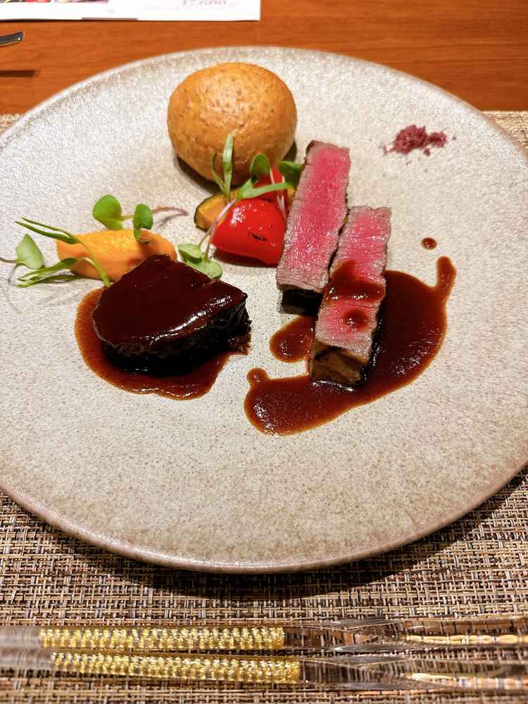 試食でいただいたお料理。お肉が箸で切れて柔らかく、本当に美味しかった。