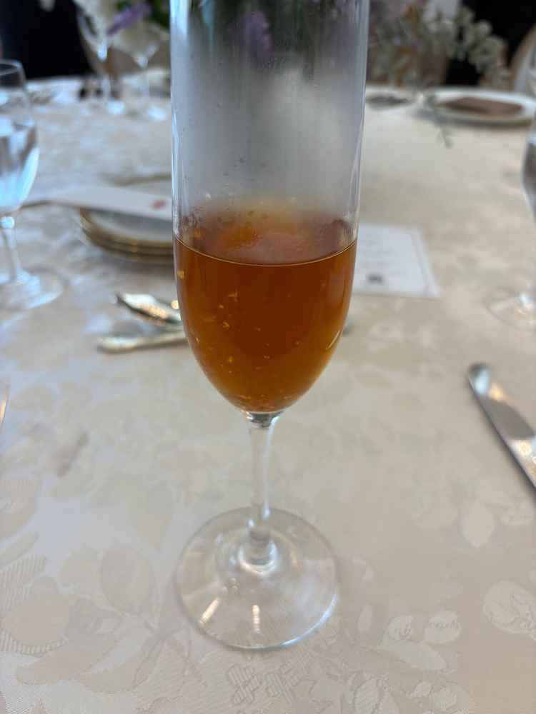 料理も特殊で、今までに食べたことない料理ばかりで美味しかったです