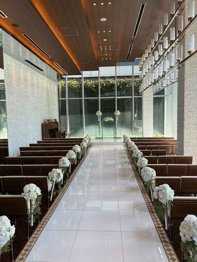 6階チャペルの写真です。四方向別の背景になっていて、飽きない作りでした。