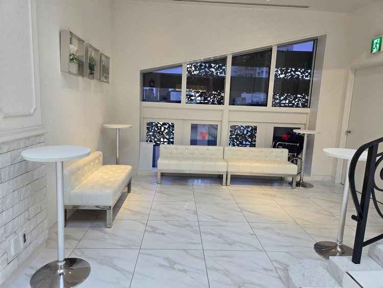 ウェルカムパーティーの休憩場です。写真撮影だけでなく、座って食事を楽しむこともできます。