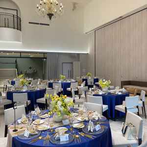 会場RAYは白を基調とした明るい会場で、スタイリッシュながら温かみがありました。