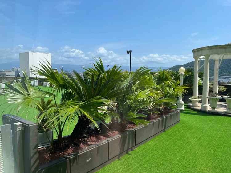 屋上庭園。ここからオプションの花火を見ることができるそうです。