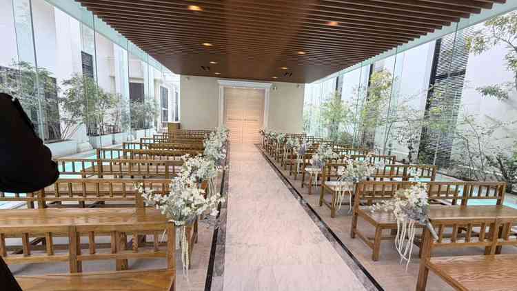 会場の自然を活かしたチャペルです