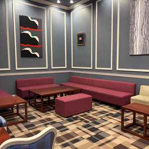 モダンな親族控え室。