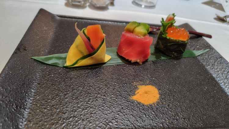 会席料理の試食ラストに出てきたひな寿司。新郎新婦で洋食と会席料理をご提供いただいた。