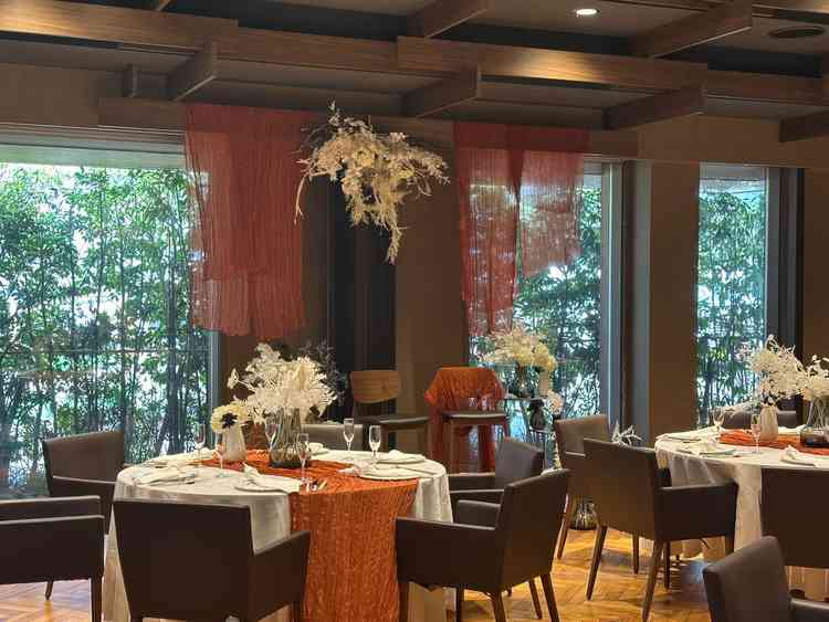 もうひとつの披露宴会場。落ち着いた雰囲気です。