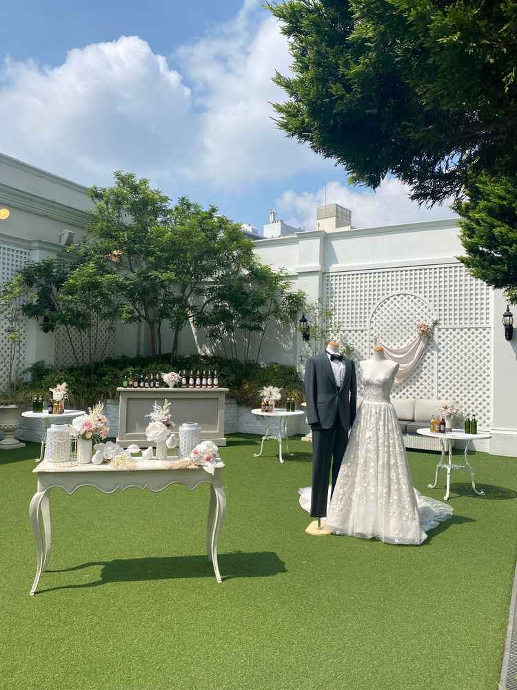 フォトスペースやブーケトスの場所など、様々な用途で使えるガーデンテラス。