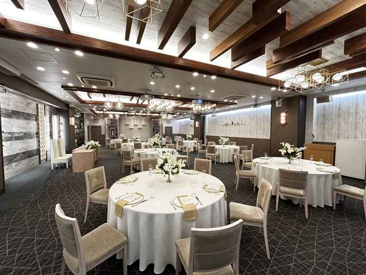 100名の会場の全体の様子。