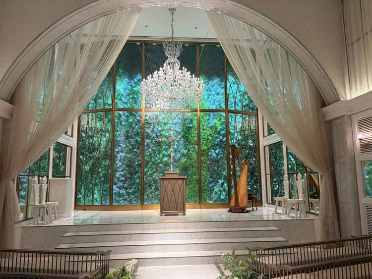 挙式会場。完全室内になるので、天候に左右されません。