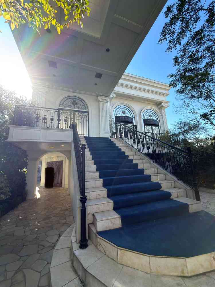 大階段が素敵でした。