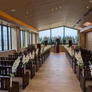 式場は開放感のあるとても素敵な式場でした。