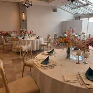 披露宴会場は二つあったがどちらも違う良さがあり良かった。