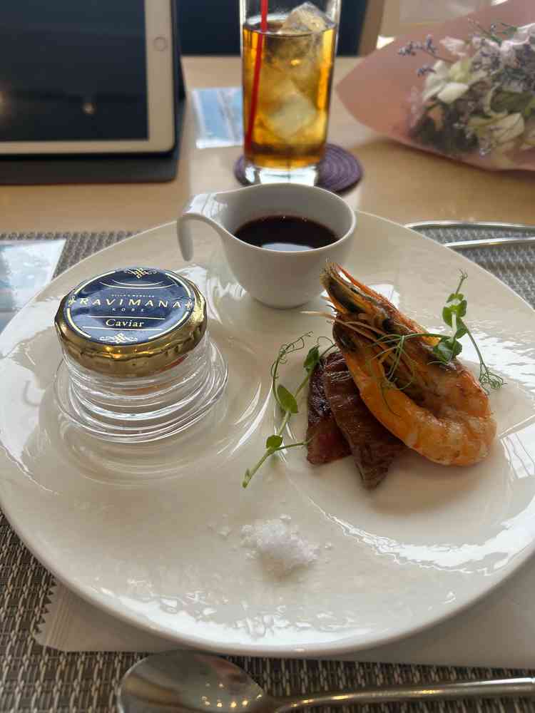 試食はワンプレート、デザートでした。お肉とエビが美味しかったです。