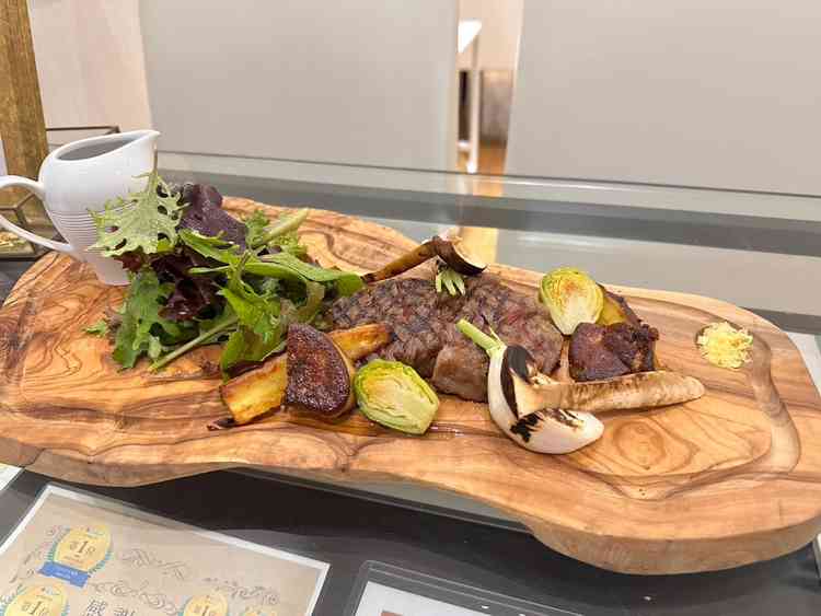 コースの1番良いお肉の試食