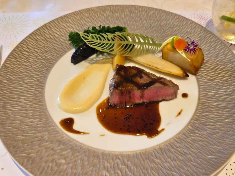 試食会のメイン料理。肉が柔らかく食べやすかったです。