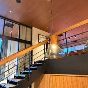 こちらで披露宴を挙げた組だけが宿泊および利用できるお部屋を見せていただけた。