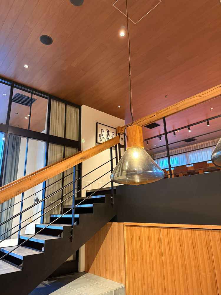 こちらで披露宴を挙げた組だけが宿泊および利用できるお部屋を見せていただけた。