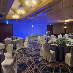 2番目に広い披露宴会場です。100人でも広々使える広さでした。