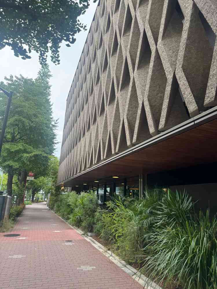事前情報通り、かっこいい外観。