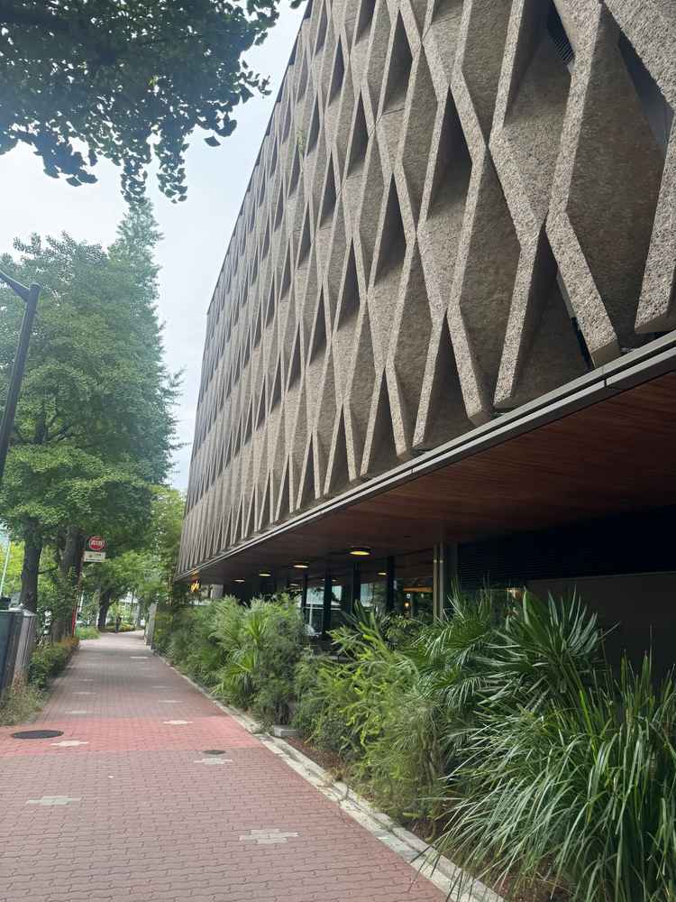 事前情報通り、かっこいい外観。