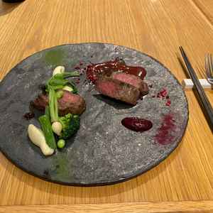 コースをカラーで提案しているとのこと。「若草」と「真紅」味付けも良く魅力的でした。