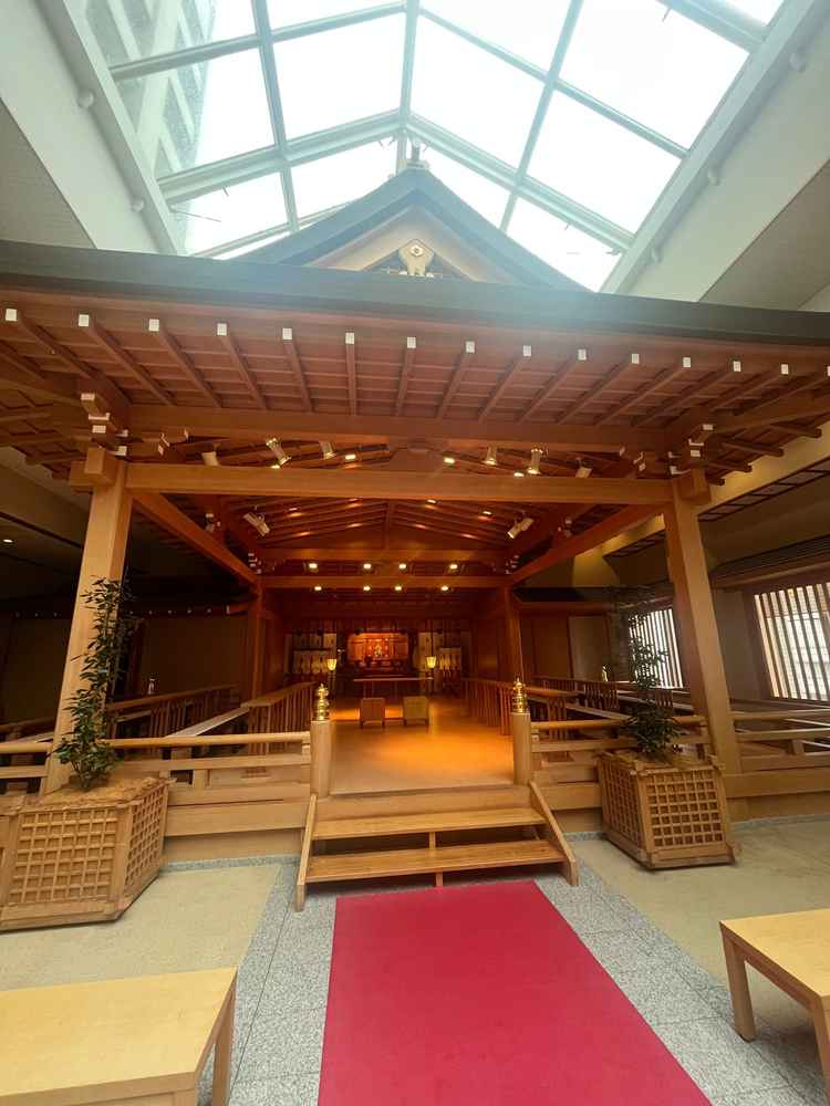 和装の神殿