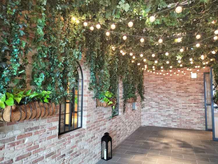 チャペル横の控室。おしゃれです。