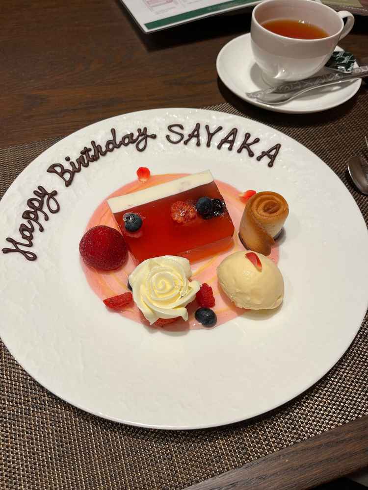 誕生日のお祝いデザートプレート