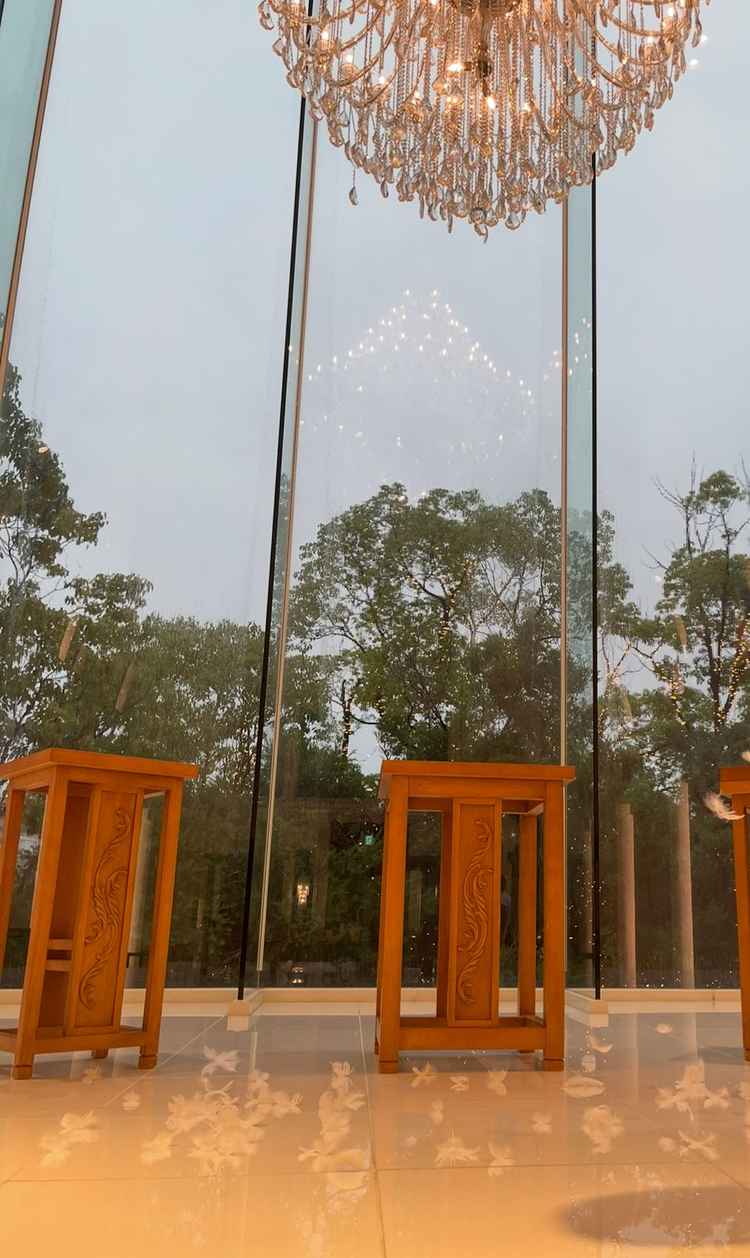 チャペル　天使の羽が降ってきた