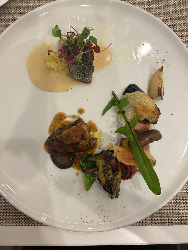 試食はフルコースでパンもいただけました。お料理はとてもこだわりがあり美味しかったです。