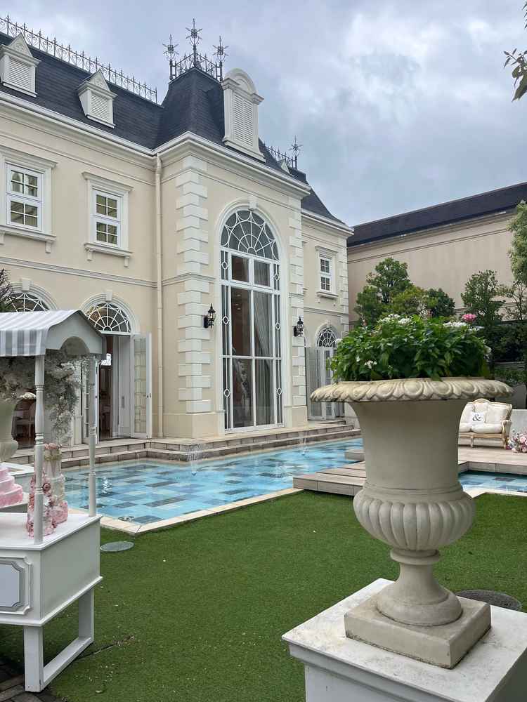 中庭にプールもついています。