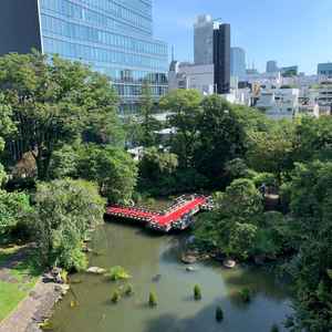 4階の披露宴会場から見た庭園